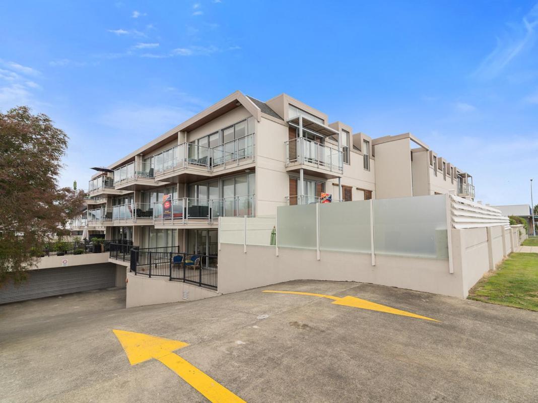 Relax On Roberts - Taupo Holiday Home Bagian luar foto