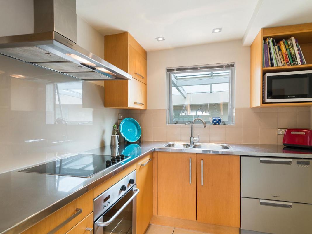 Relax On Roberts - Taupo Holiday Home Bagian luar foto