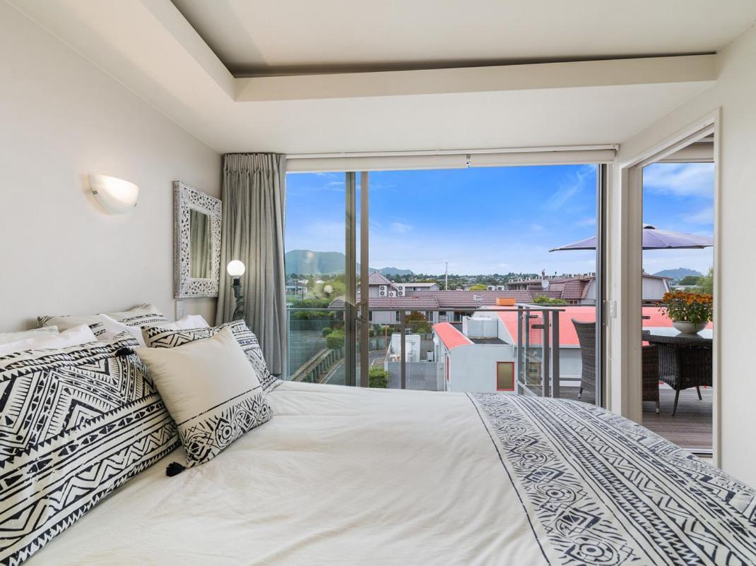 Relax On Roberts - Taupo Holiday Home Bagian luar foto