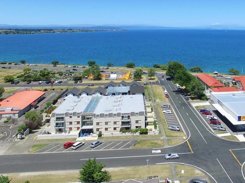 Relax On Roberts - Taupo Holiday Home Bagian luar foto